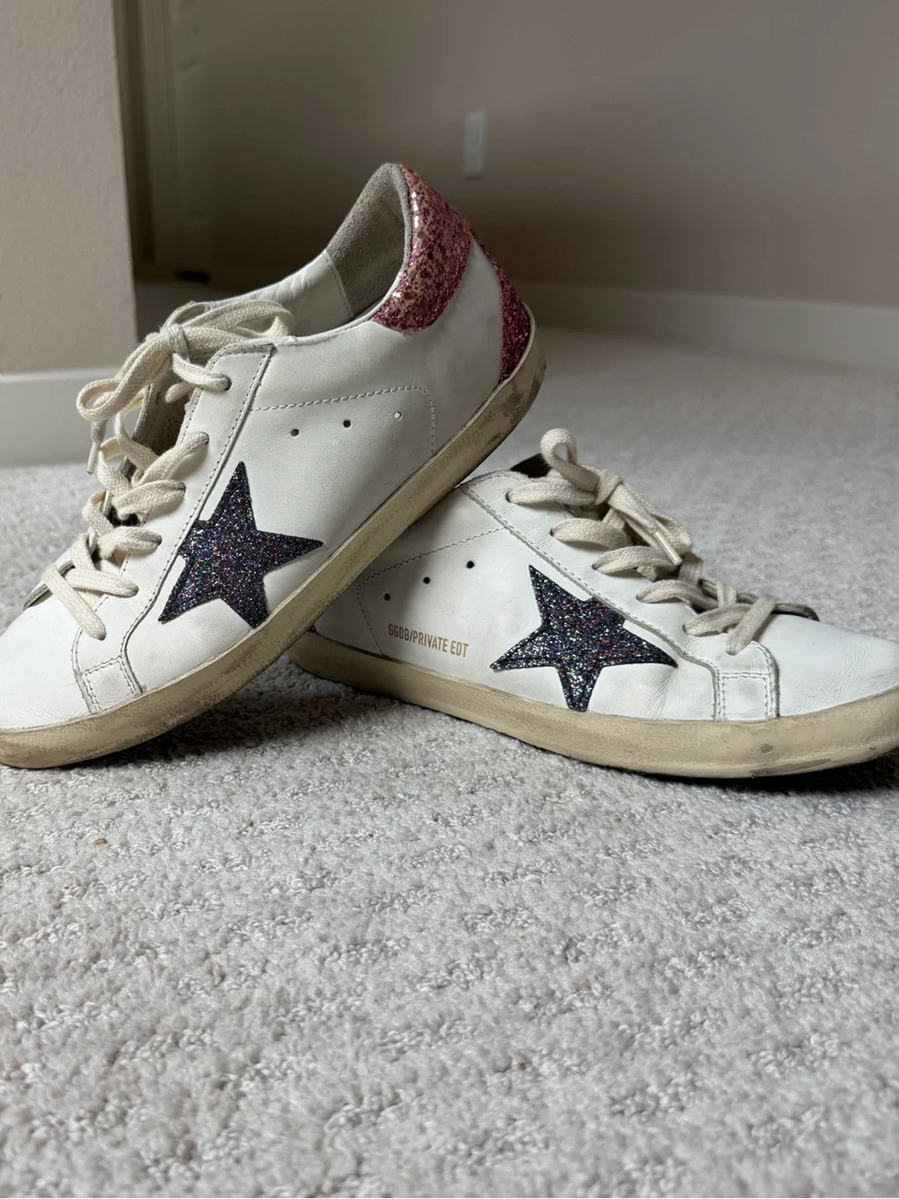 Golden Goose Superstar Distressed Glittered Sneakers ⭐️